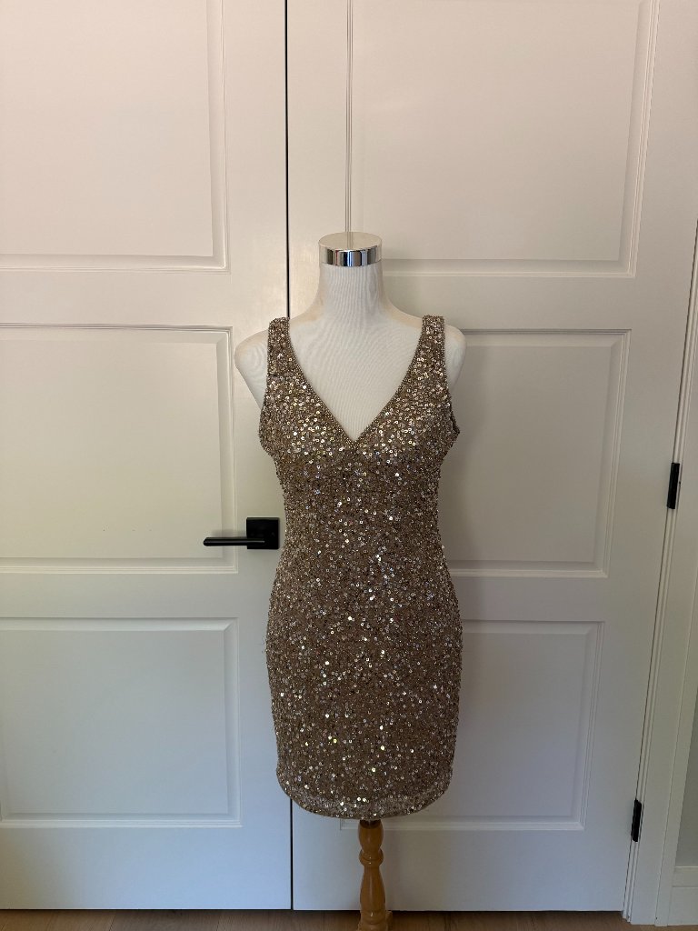 **Mac Duggal Gold Sleeveless Sequin V-Neck Mini Dress Style #5201 Size 6**
